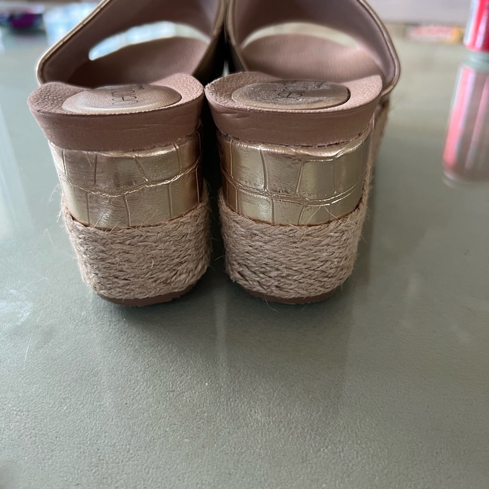 Gold wedge slip ons, size 7 US. Like new. - Picture 2 of 6